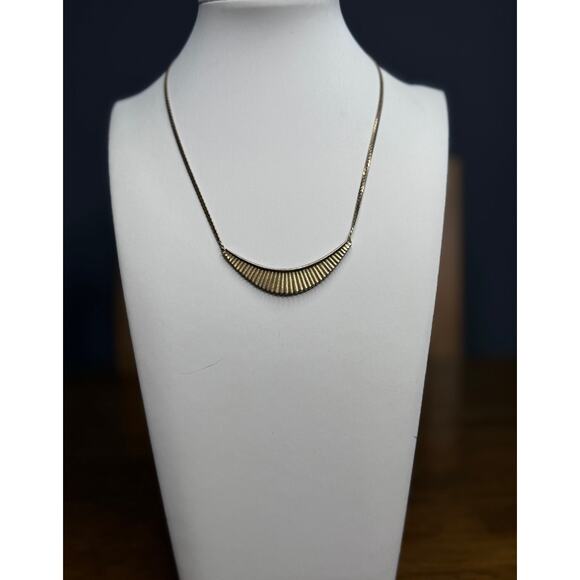Vintage 1984 Avon Pleated Crescent Necklace 1984 Avon Pleated Crescent Necklace - Picture 2 of 5
